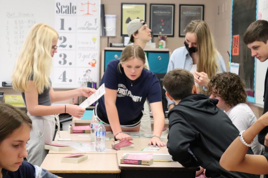 During Mr. Swenson’s English 1 honors class, Brooke Stotesbery (’25) and her friends worked together using their skills to decode a secret message and complete the escape room.